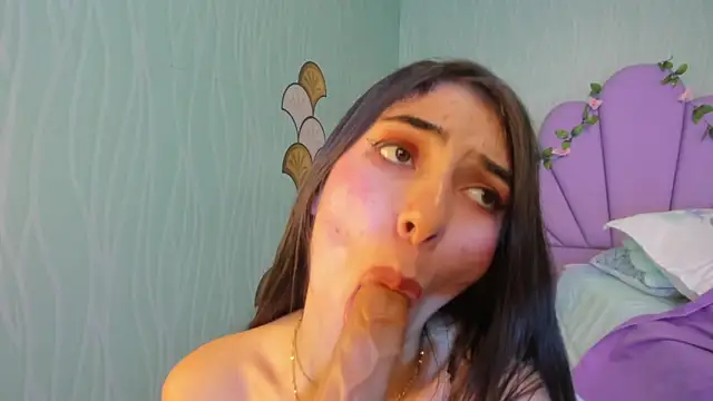 Skinny Linda online show from December 28, 4:30 pm