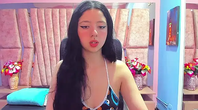 Snapshot of Nathalia_Reyes chatting on December 15, 3:34 am Nathalia Reyes online show from December 15, 3:34 am