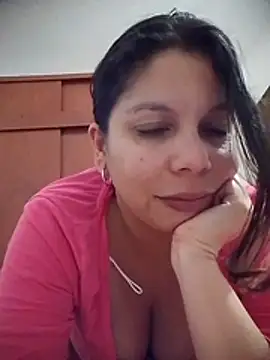 Snapshot of Carliina_Soussa chatting on June 22, 11:46 pm Carliina Soussa online show from June 22, 11:46 pm