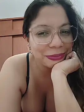 Snapshot of Carliina_Soussa chatting on July 7, 11:53 pm Carliina Soussa online show from July 7, 11:53 pm
