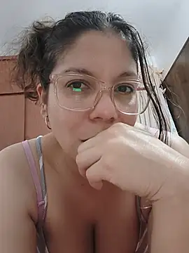Snapshot of Carliina_Soussa chatting on July 13, 11:51 pm Carliina Soussa online show from July 13, 11:51 pm