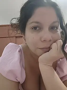 Snapshot of Carliina_Soussa chatting on July 17, 10:36 pm Carliina Soussa online show from July 17, 10:36 pm