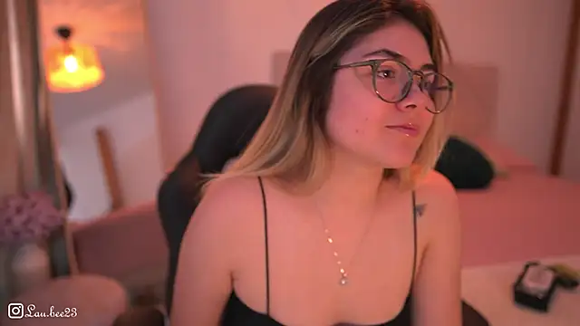 Lau Bee online show from November 12, 5:57 pm