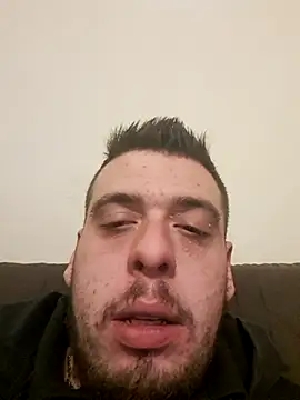 Snapshot of rocco132 chatting on February 20, 10:48 pm rocco132 online show from February 20, 10:48 pm