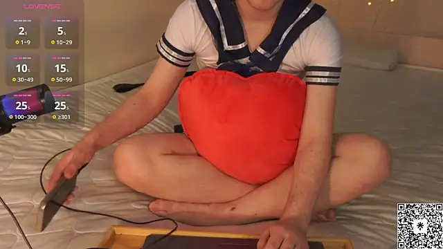 Snapshot of curlyboyy_ chatting on March 12, 3:29 pm curlyboyy online show from March 12, 3:29 pm