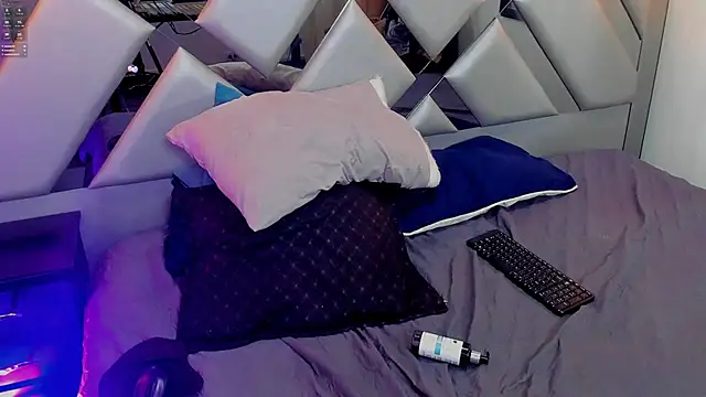 Snapshot of Nahomi-Hill chatting on March 16, 1:38 am Nahomi-Hill online show from March 16, 1:38 am