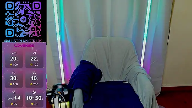 Snapshot of AustrianGirl99 chatting on April 29, 7:20 pm AustrianGirl99 online show from April 29, 7:20 pm