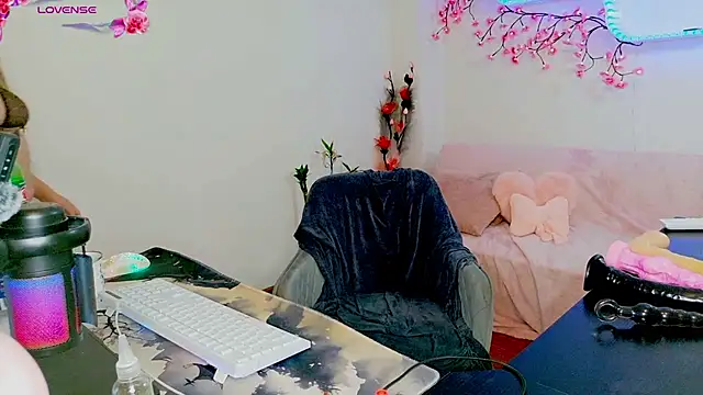 AustrianGirl99 online show from July 17, 12:23 pm