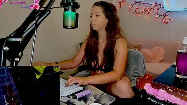AustrianGirl99 online show from July 26, 1:29 pm