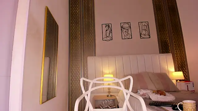 zoe sky  online show from April 17, 11:35 am