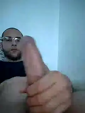 Snapshot of dblck27 chatting on December 11, 12:44 am dblck27 online show from December 11, 12:44 am