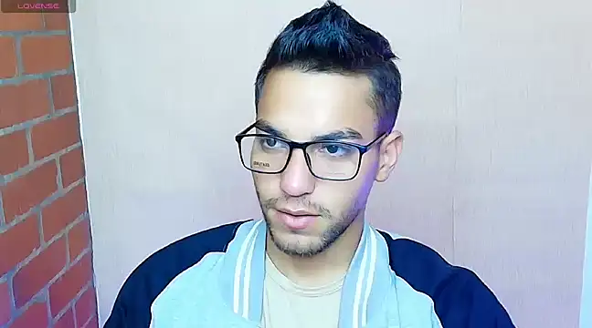 Leandro valenzuela online show from March 5, 4:24 pm