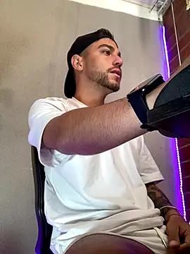 Leandro valenzuela online show from October 22, 2:06 pm