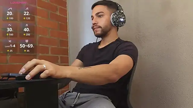 Snapshot of Leandro_valenzuela chatting on May 20, 6:58 pm Leandro valenzuela online show from May 20, 6:58 pm