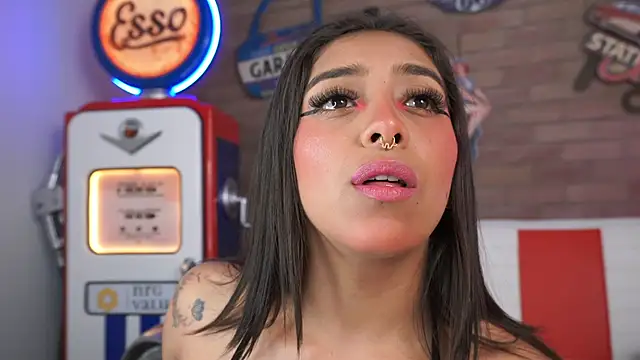 miss collins online show from April 9, 6:02 pm