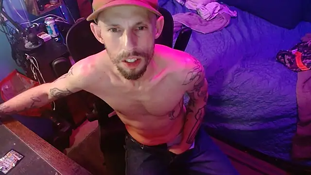 Snapshot of RuffClvb chatting on December 18, 1:56 pm RuffClvb online show from December 18, 1:56 pm