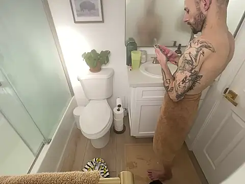 Snapshot of RuffClvb chatting on December 25, 9:00 pm RuffClvb online show from December 25, 9:00 pm