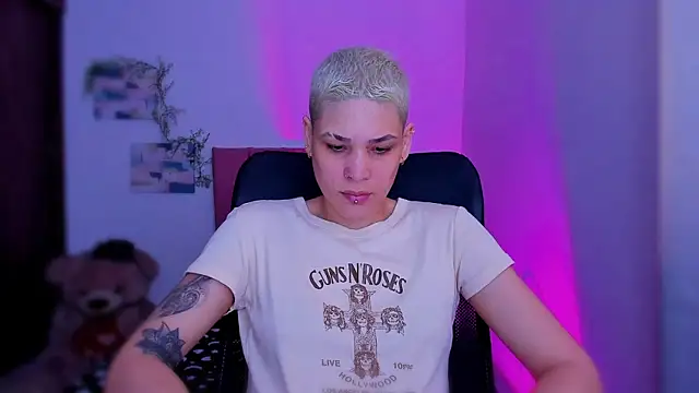 Charlee pink online show from February 10, 4:44 pm