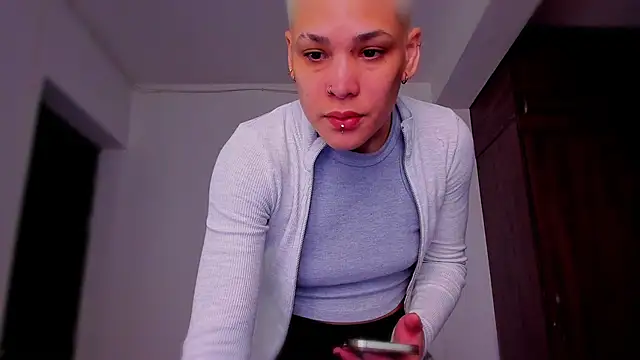 Charlee pink online show from February 13, 3:52 pm