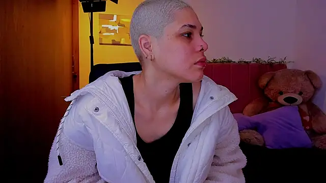 Charlee pink online show from April 5, 2:58 pm