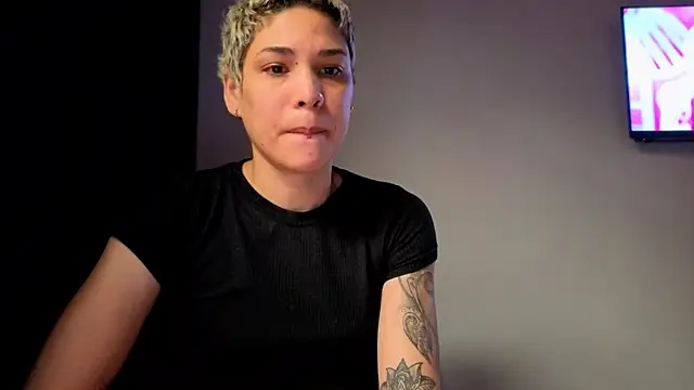 Snapshot of Charlee_pink chatting on July 11, 3:26 pm Charlee pink online show from July 11, 3:26 pm