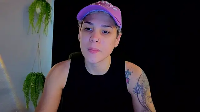 Snapshot of Charlee_pink chatting on July 13, 7:16 pm Charlee pink online show from July 13, 7:16 pm