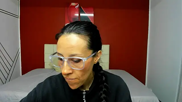 Snapshot of Abrillee1 chatting on December 20, 8:12 pm Abrillee1 online show from December 20, 8:12 pm