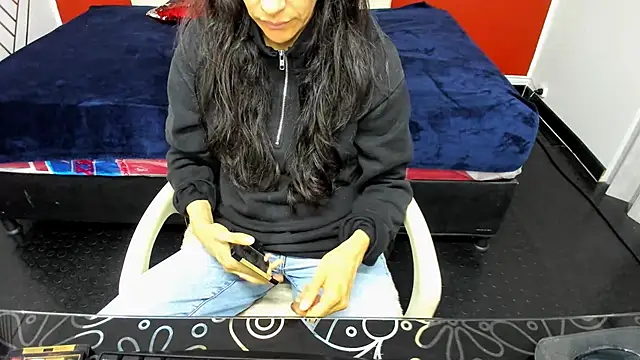 Snapshot of Abrillee1 chatting on January 10, 7:32 pm Abrillee1 online show from January 10, 7:32 pm