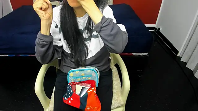 Snapshot of Abrillee1 chatting on January 14, 7:32 pm Abrillee1 online show from January 14, 7:32 pm