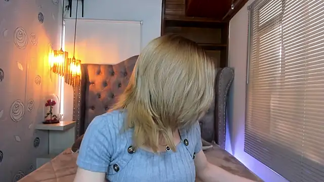 Snapshot of SammySanders chatting on January 28, 3:35 pm SammySanders online show from January 28, 3:35 pm