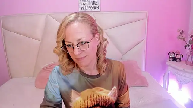 Snapshot of SammySanders chatting on September 17, 5:03 pm SammySanders online show from September 17, 5:03 pm