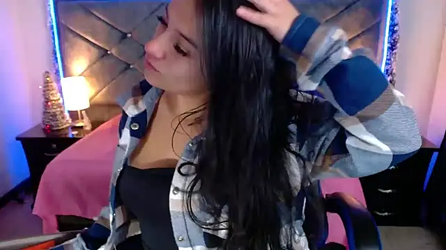 Julietacollins06 online show from December 22, 1:41 pm