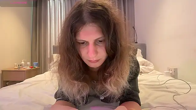 Alice Pinkhead online show from April 13, 9:04 am