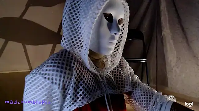 Snapshot of madcrumblepie chatting on December 30, 8:15 pm madcrumblepie online show from December 30, 8:15 pm