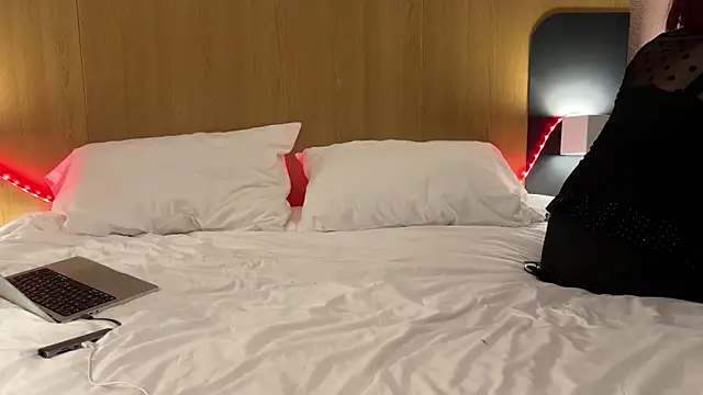 annaBtv9 online show from March 26, 6:24 pm