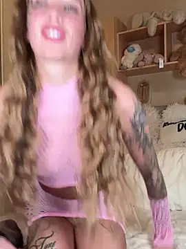 cydneyxox online show from April 12, 11:37 am