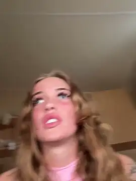 cydneyxox online show from April 13, 5:18 pm