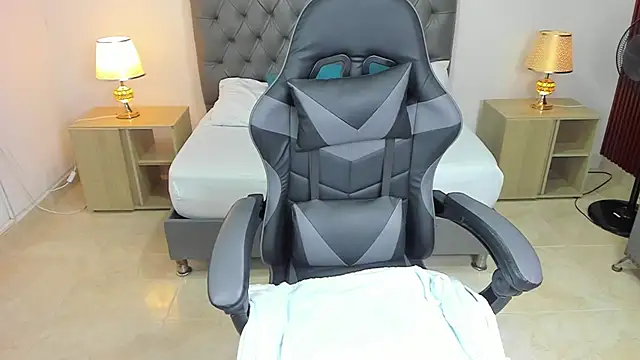 irantzu hank online show from December 22, 12:27 pm