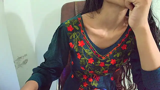 Snapshot of Srabontii chatting on February 26, 1:00 am Srabontii online show from February 26, 1:00 am