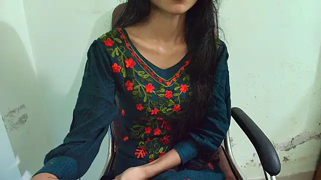 Snapshot of Srabontii chatting on February 26, 4:03 am Srabontii online show from February 26, 4:03 am