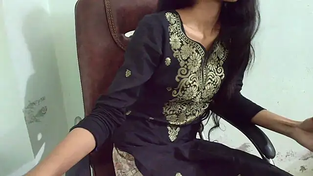 Snapshot of Srabontii chatting on March 19, 1:32 am Srabontii online show from March 19, 1:32 am