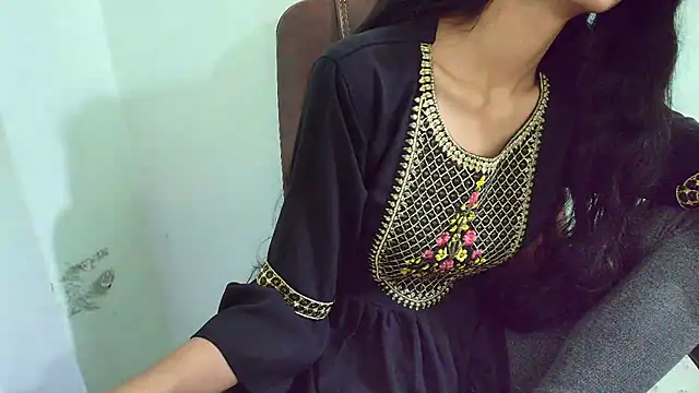 Snapshot of Srabontii chatting on March 21, 3:12 am Srabontii online show from March 21, 3:12 am