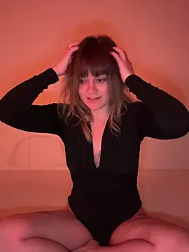 Snapshot of Milla__one chatting on December 6, 6:28 pm Milla  one online show from December 6, 6:28 pm