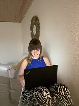 Snapshot of Milla__one chatting on December 31, 1:19 pm Milla  one online show from December 31, 1:19 pm