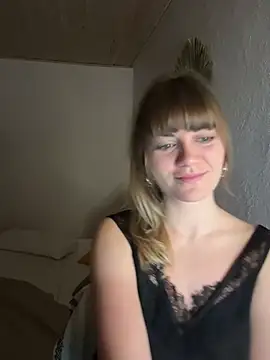 Snapshot of Milla__one chatting on January 2, 7:18 pm Milla  one online show from January 2, 7:18 pm