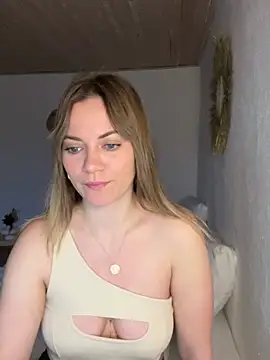 Snapshot of Milla__one chatting on January 22, 7:25 am Milla  one online show from January 22, 7:25 am