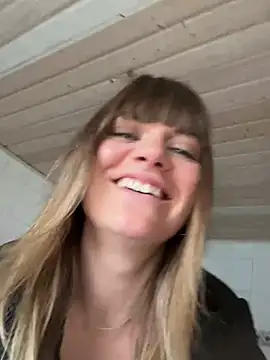 Snapshot of Milla__one chatting on February 4, 12:55 pm Milla  one online show from February 4, 12:55 pm