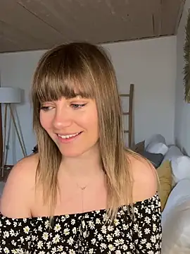 Snapshot of Milla__one chatting on February 5, 9:04 am Milla  one online show from February 5, 9:04 am