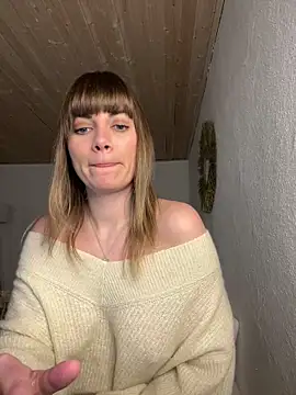 Snapshot of Milla__one chatting on February 6, 1:10 pm Milla  one online show from February 6, 1:10 pm