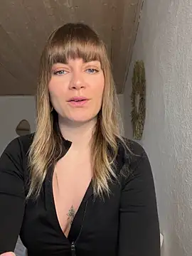 Snapshot of Milla__one chatting on February 12, 8:38 am Milla  one online show from February 12, 8:38 am